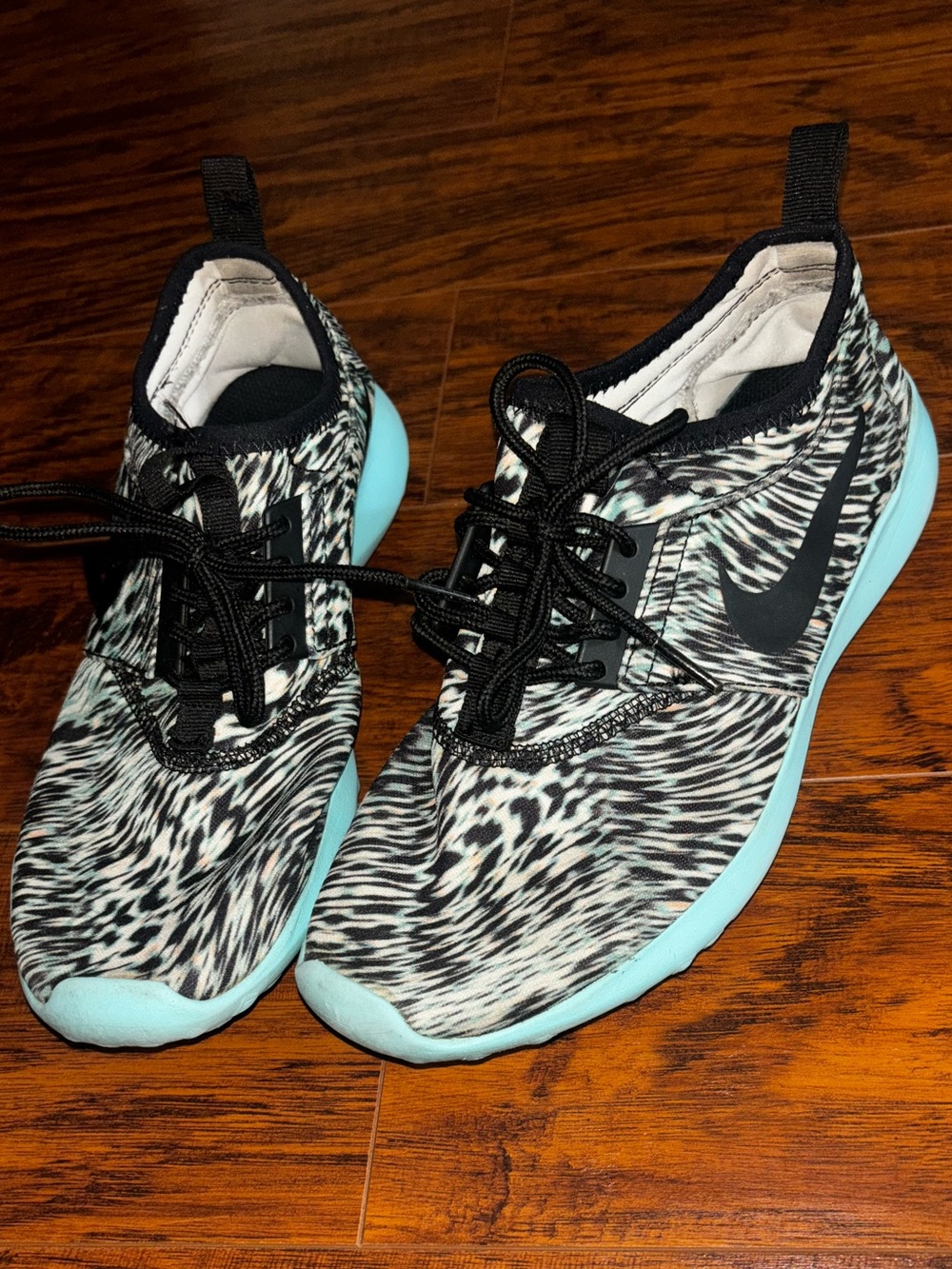 Nike Juvenate Print Teal Aqua Black Zebra Stripe Running Shoe Athletic Sneakers